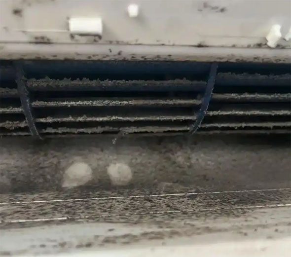 夏津空调吹的风有股烧焦味是怎么回事